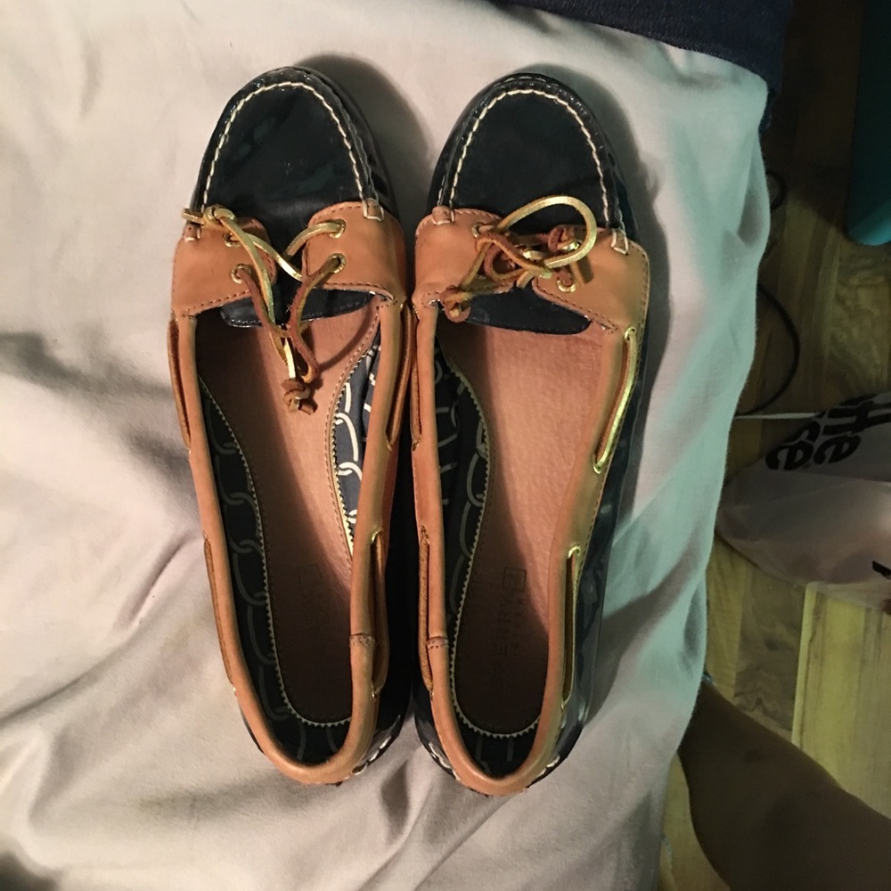 Navy and gold women’s sperry